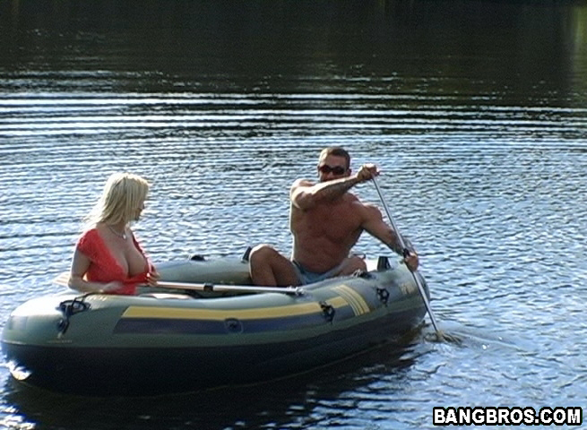 32 G For Ginormous bigtitsroundasses Bang USA bangbros XXX