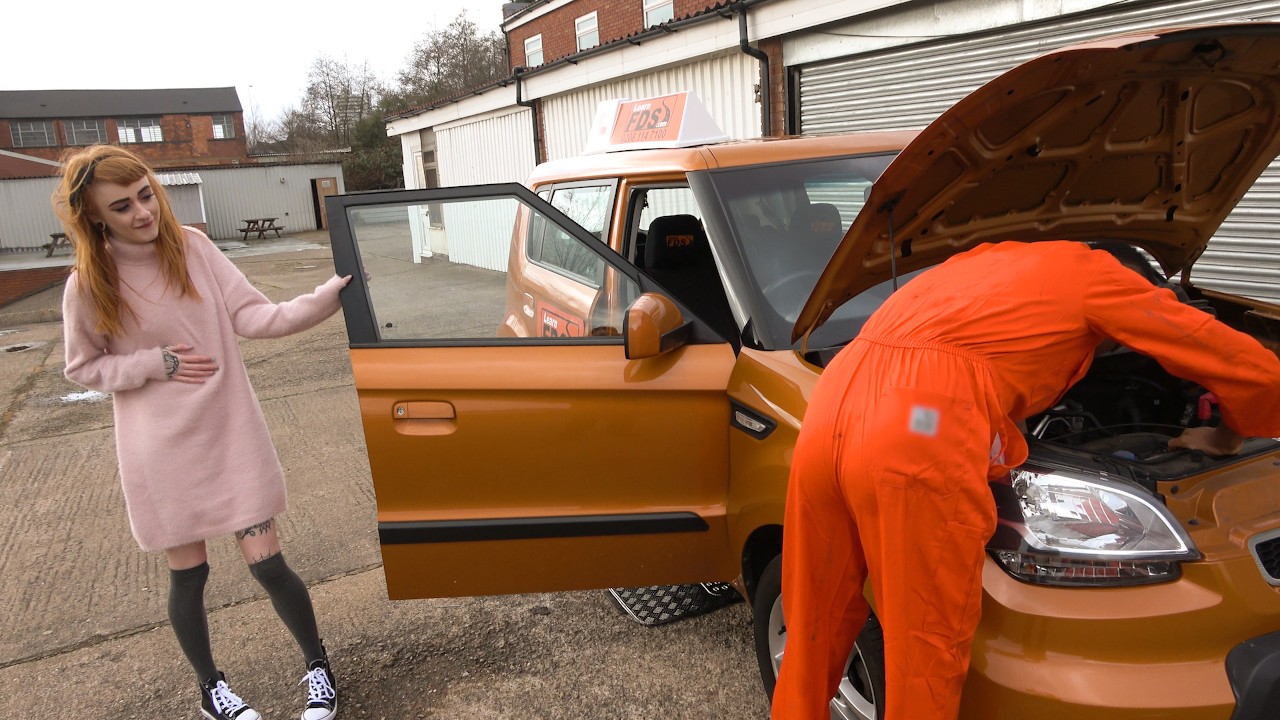 Minx squirts on mechanics big cock