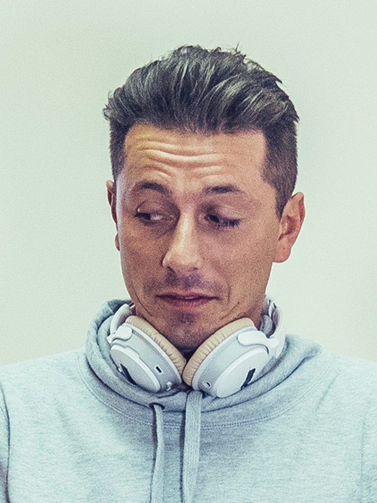 fakehub.com Nick Ross