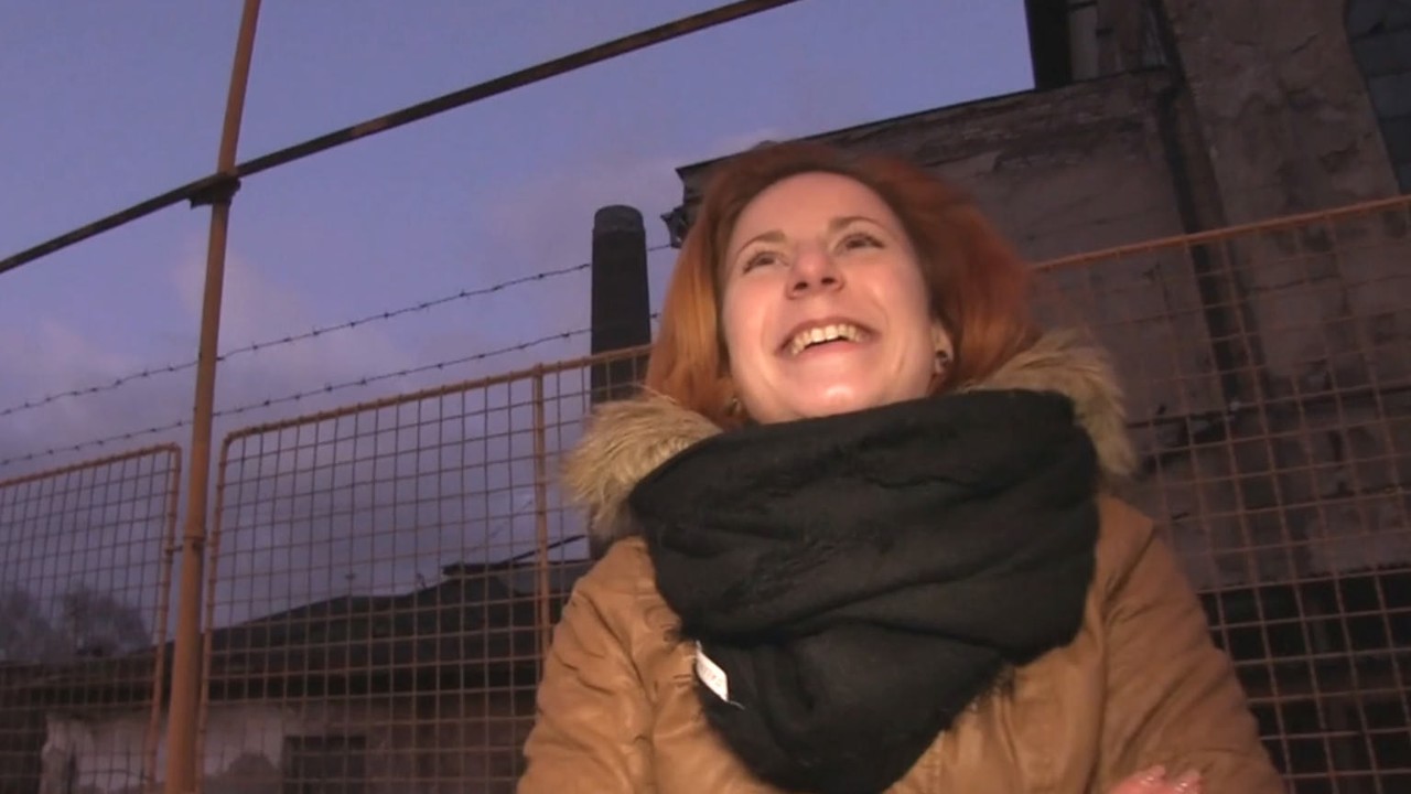 Eager redhead flashes tits for cash