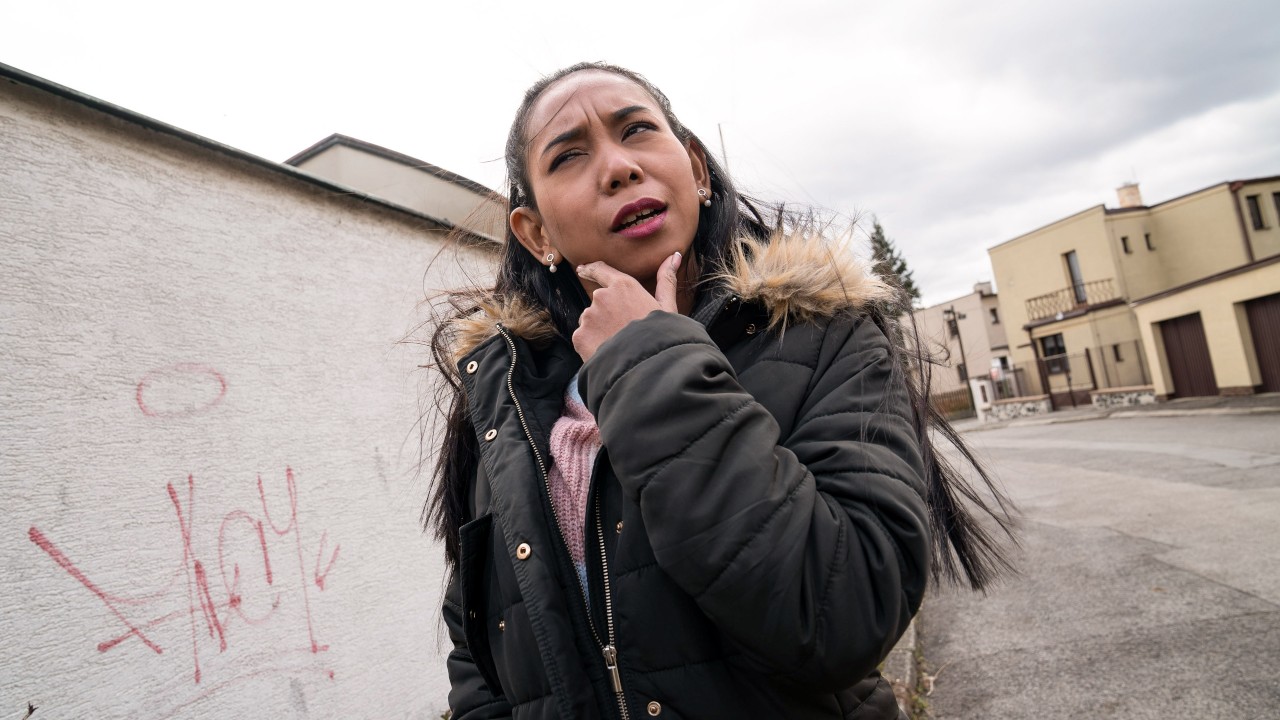 Indonesia Babe Wants The Cash