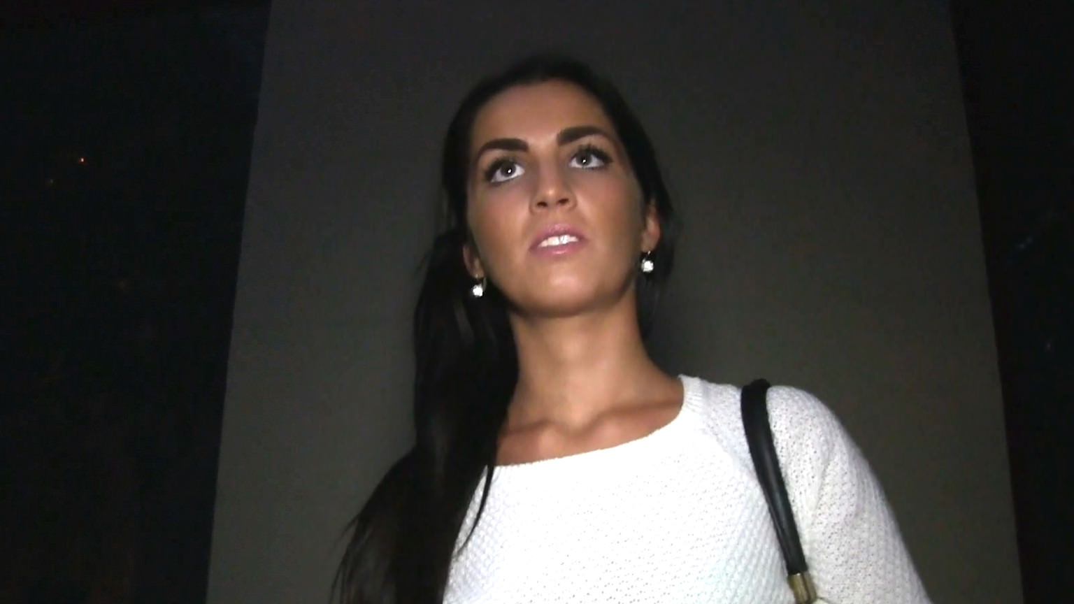 Beautiful slim brunette accepts cash for sex deal