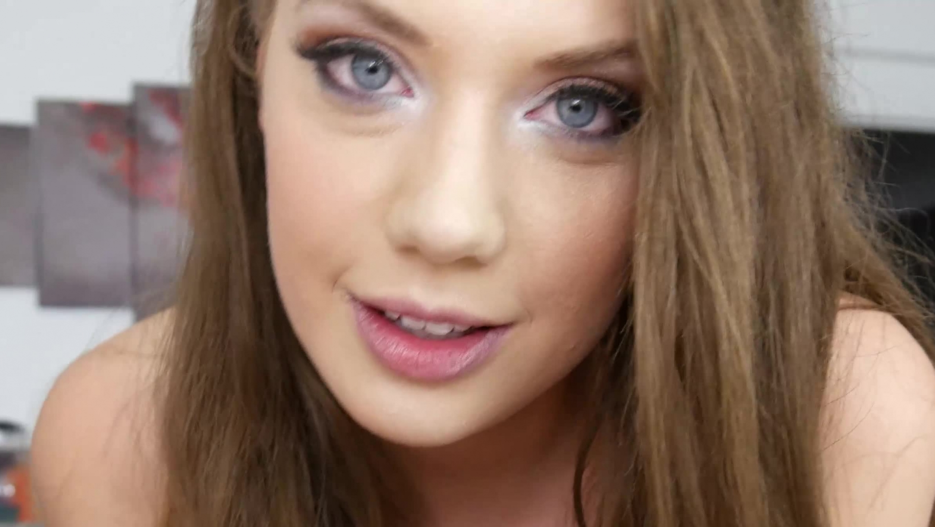 Photo 3 - Blue-Eyed Blowjob XXX - HussiePass video with Elena Koshka