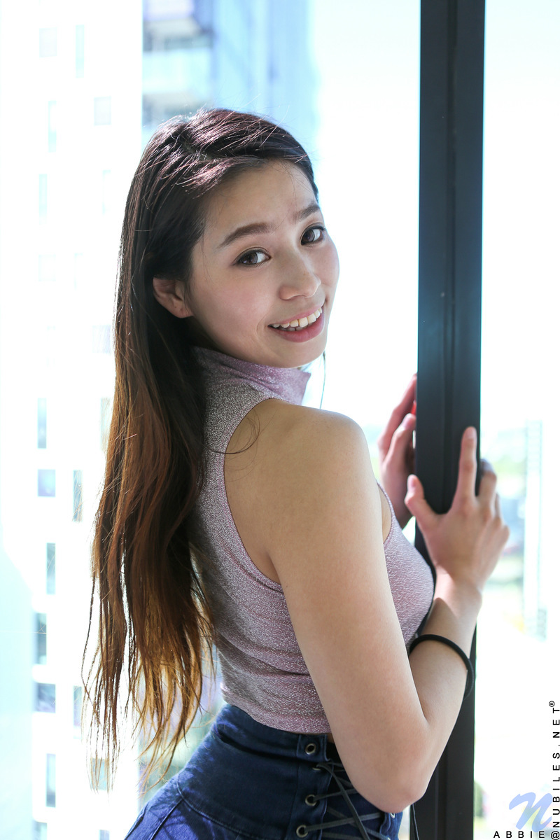 Abbie - Petite Stunner - nubiles XXX - photo #1