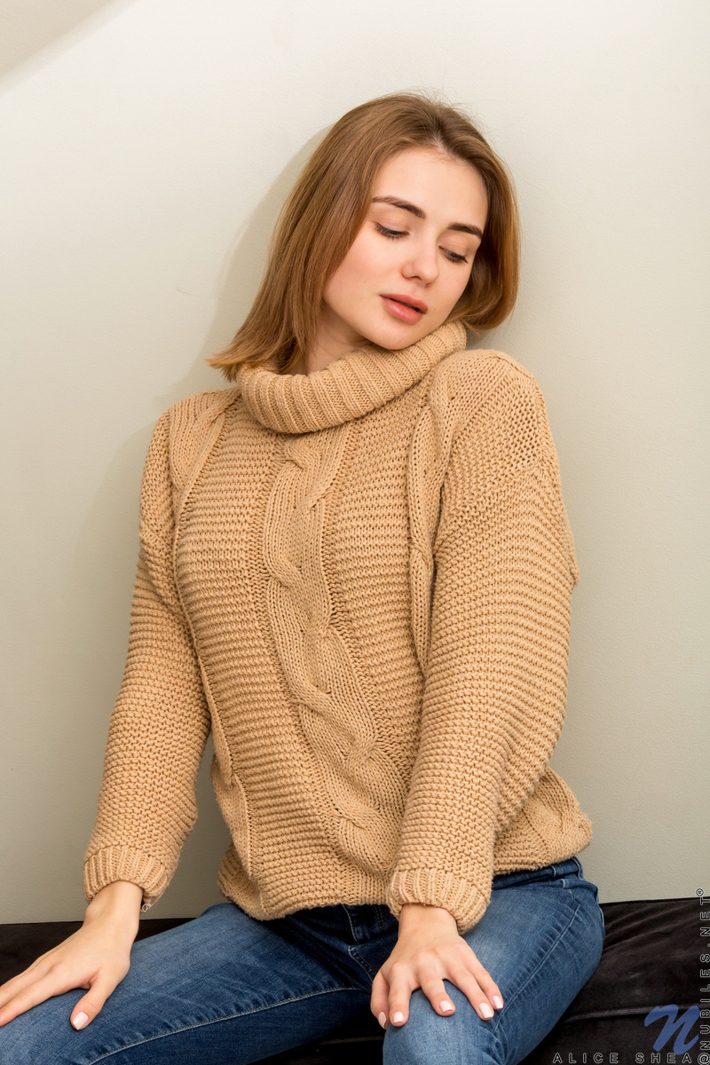 Alice Shea - Little Beauty - nubiles XXX - photo #1