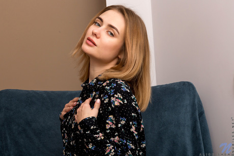 Alice Shea - Please Me - nubiles XXX - photo #2