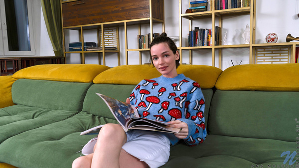 Ana Moloko - Read To Me - nubiles XXX - photo #1