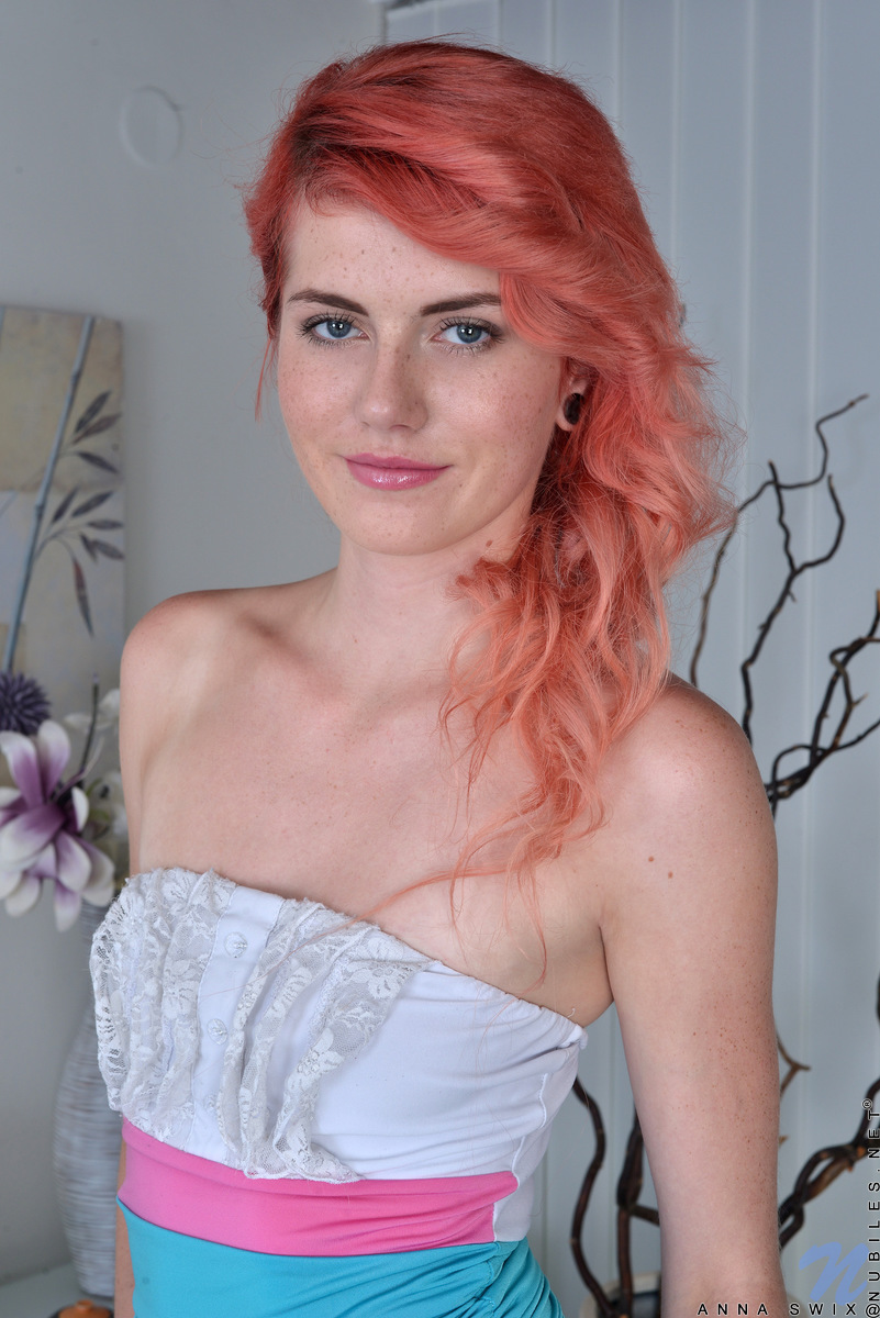 Anna Swix - Her Favorite Toy - nubiles XXX - photo #1