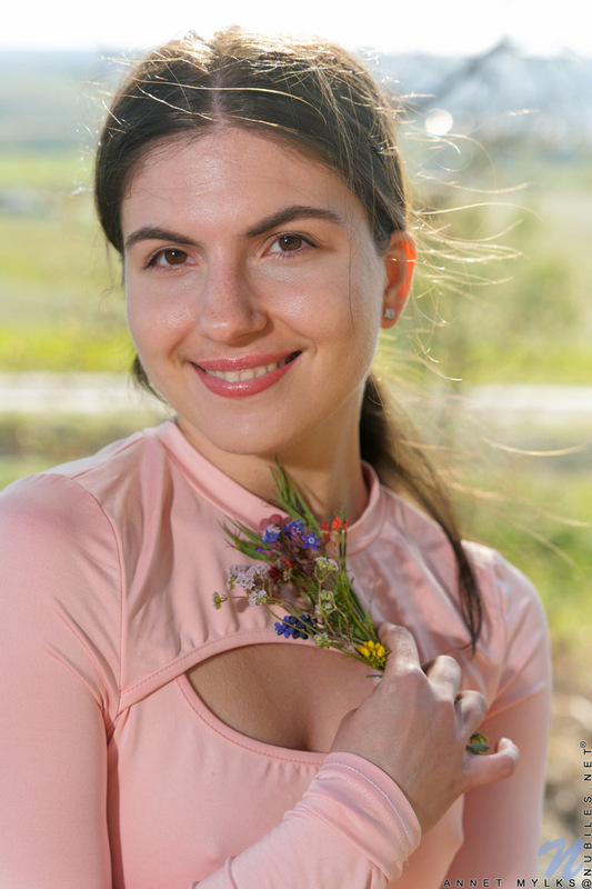 Annet Mylks - Cum With Me - nubiles XXX - photo #2
