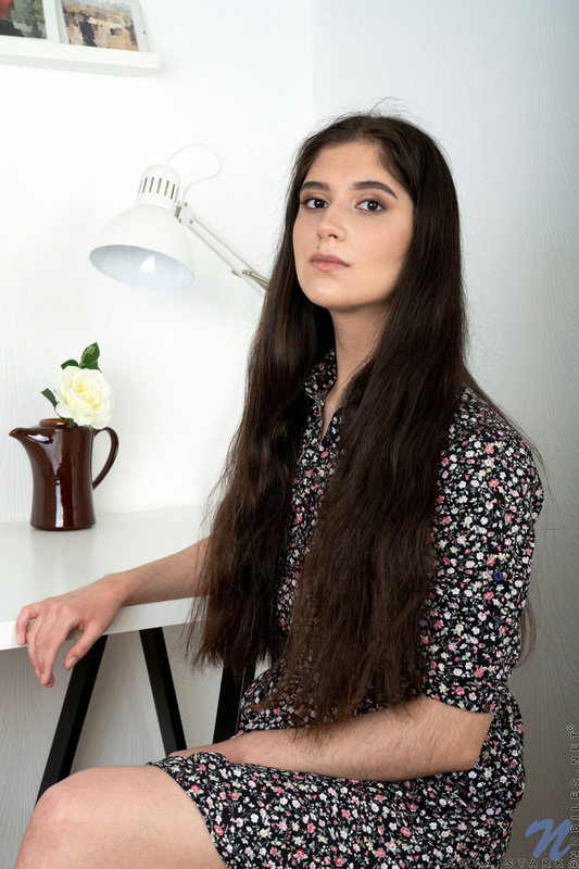 Arya Stark - Flower Girl - nubiles XXX - photo #1