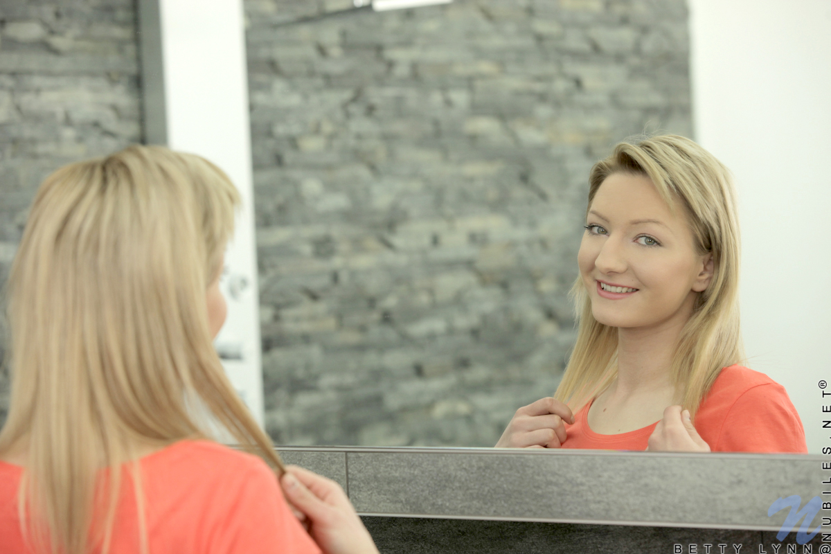 Betty Lynn - Wet Fingers - nubiles XXX - photo #1