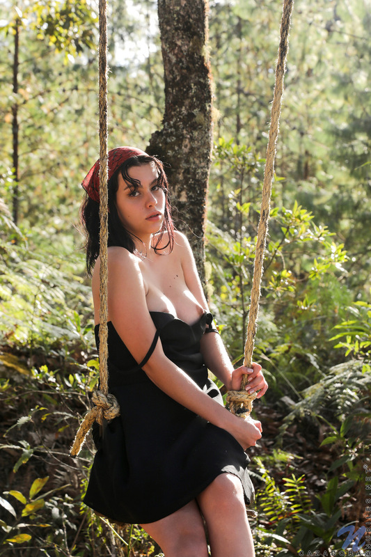 Cazadora - Swing - nubiles XXX - photo #3