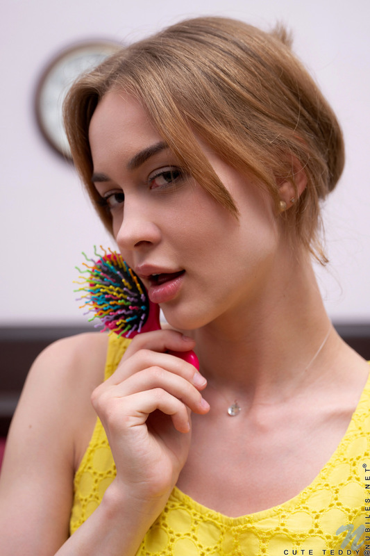 Cute Teddy - Tits Lips And Hips - nubiles XXX - photo #2