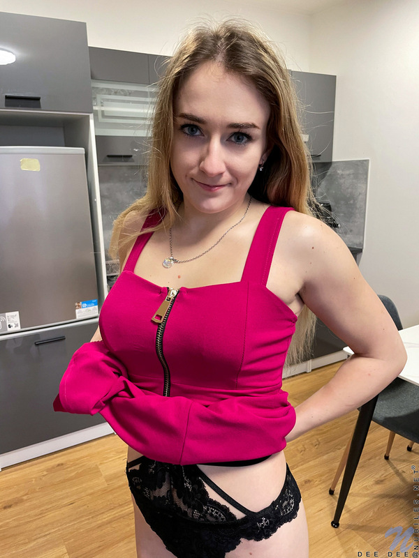 Dee Dee - Wet And Warm - nubiles XXX - photo #2