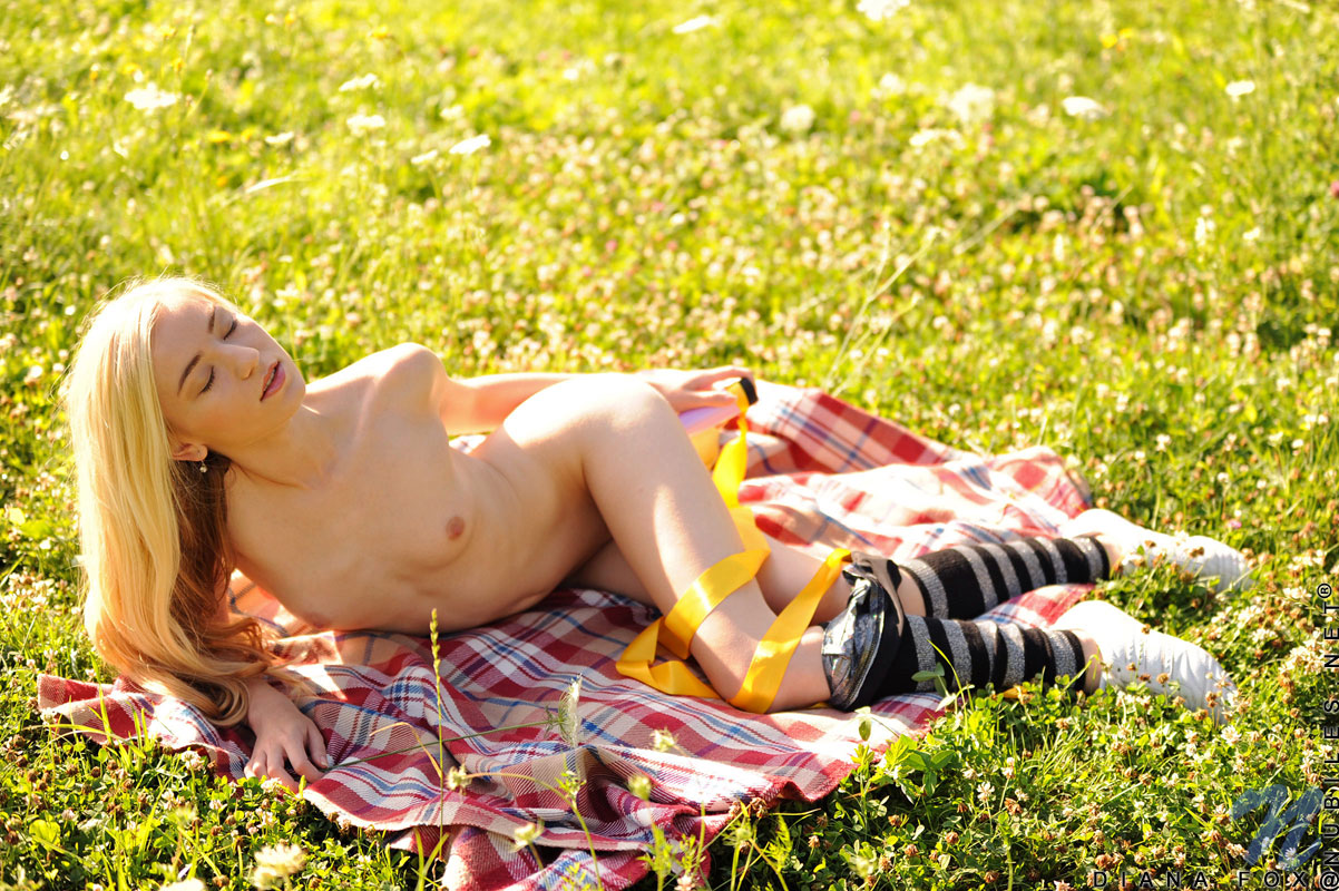 Diana Fox - Pink Toy - nubiles XXX - photo #9