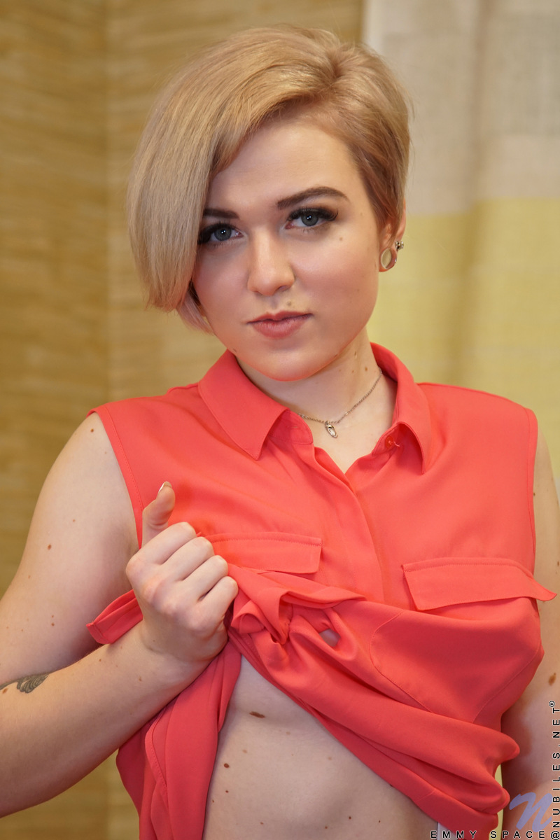 Emmy Space - Pussy Tease - nubiles XXX - photo #4