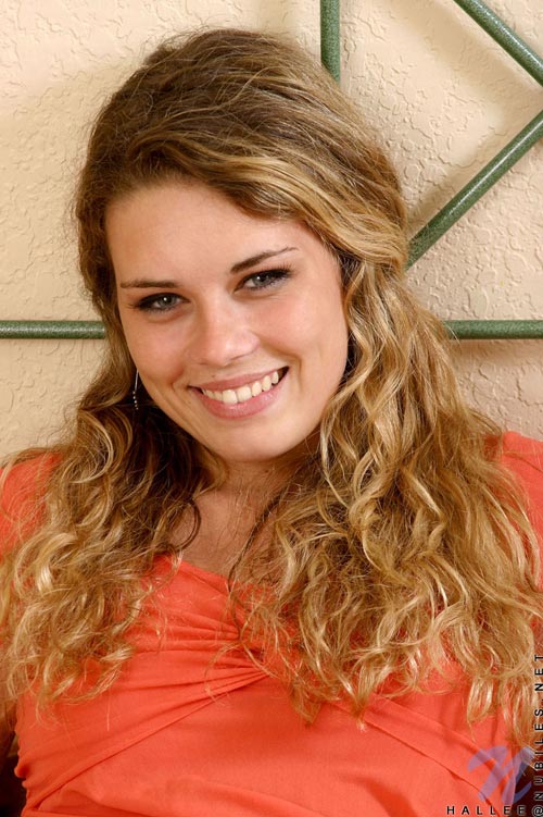 Hallee - Jumptoy - nubiles XXX - photo #2