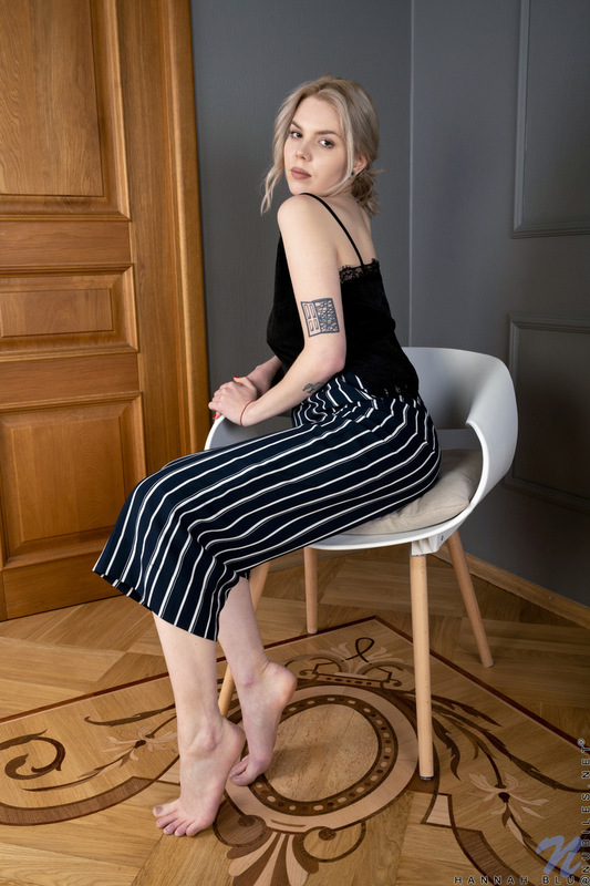 Hannah Blu - Tits Out - nubiles XXX - photo #2