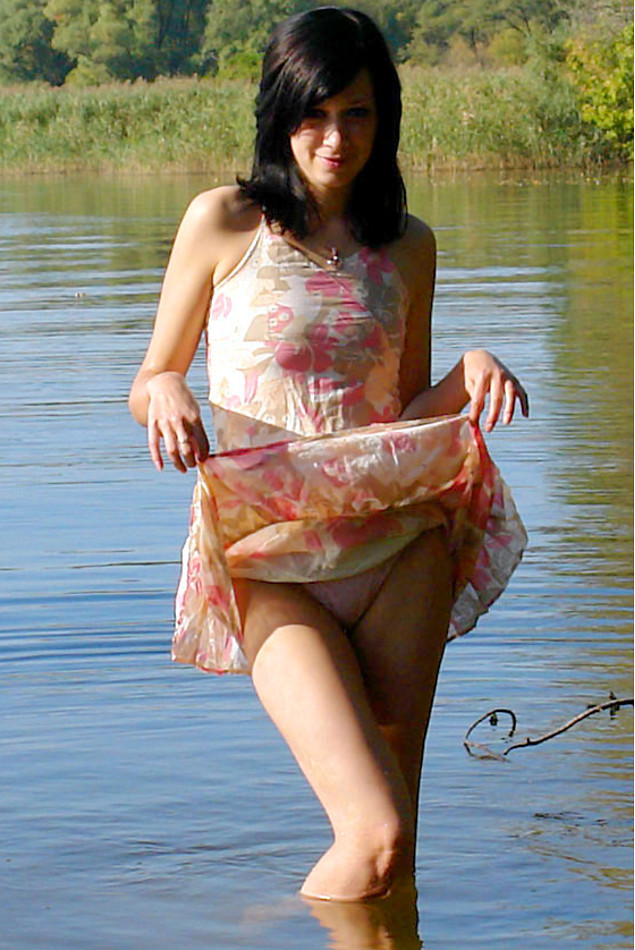 Nubiles Outdoor Nudity with Holly