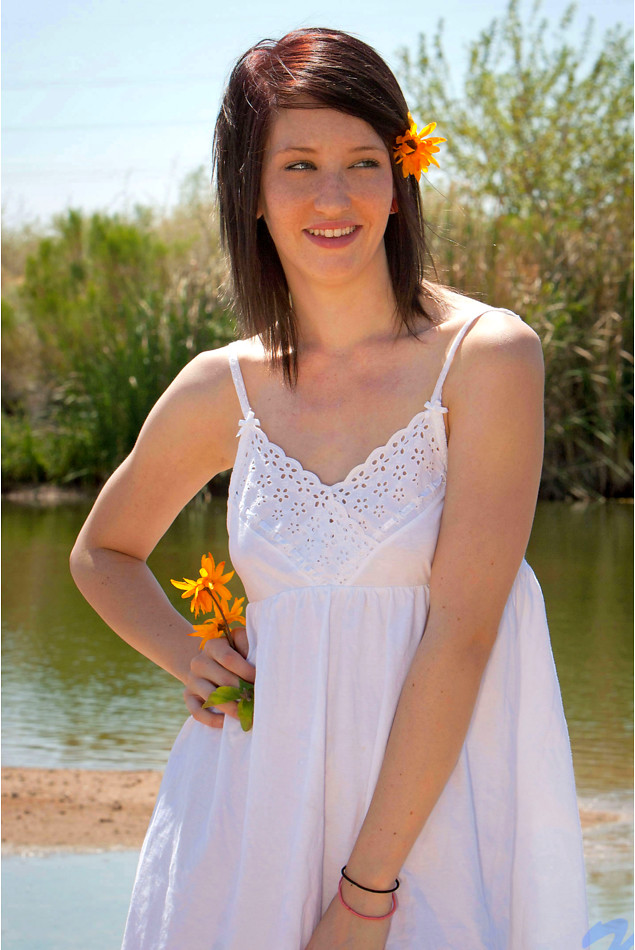 Nubiles Outdoor Rub with Kiki Kandy