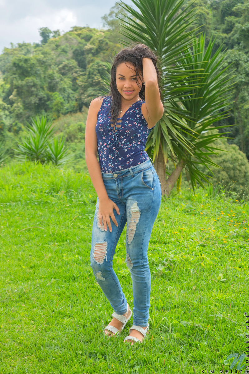 Kim Veliz - Outdoor Orgasm - nubiles XXX - photo #1