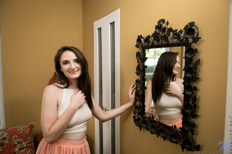 Luci Lovett - Florida Peach - nubiles XXX - photo #3