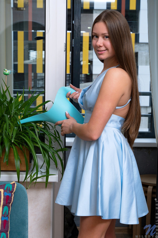 Miledy - Take A Bite - nubiles XXX - photo #1