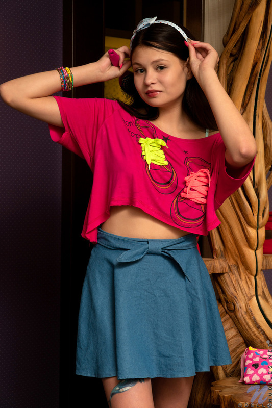 Odell - Magic Mirror - nubiles XXX - photo #1