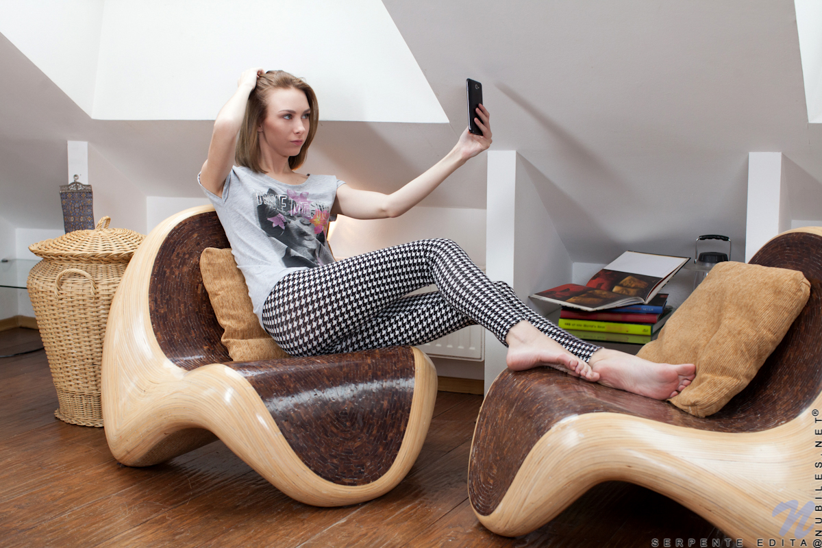 Serpente Edita - Sexting - nubiles XXX - photo #1