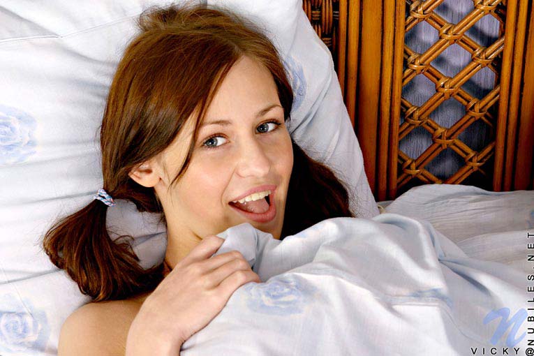 Vicky - Bed Teasing - nubiles XXX - photo #15