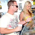 milfhunter.com Cool Her Down photo #0