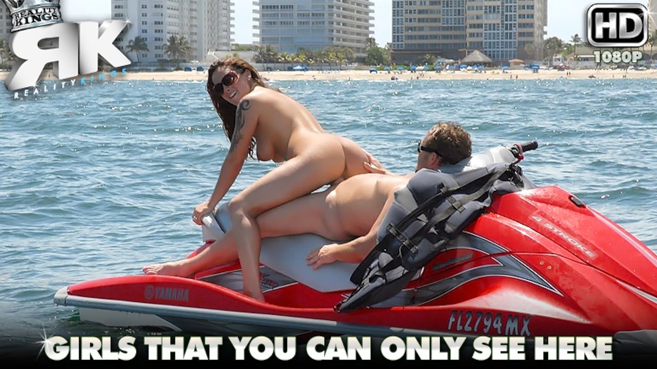 milfhunter presents sex-on-vessel in episode: Sex On Vessel